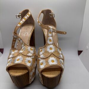Jessica Simpson Platform Sandals with Daisy Design